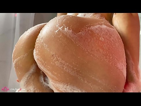 ❤️ Bruneta își masturbează păsărica cu un vibrator până la orgasm intens în duș ❌  at ro.milf-nut-net.ru